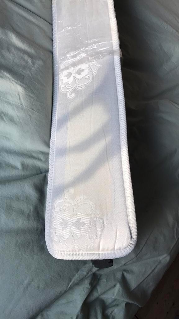 Liefdesbrug/Pont d’Amour, Huis en Inrichting, Slaapkamer | Matrassen en Bedbodems, Zo goed als nieuw, Ophalen