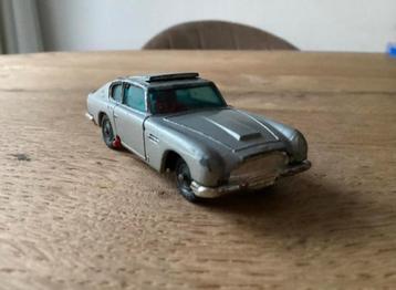 James Bond Aston Martin van Husky beschikbaar voor biedingen