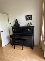 Piano. Gerhard Adam. Zeker 70 jr oud. Zwart. kandelaars., Muziek en Instrumenten, Piano's, Ophalen, Gebruikt, Zwart, Piano