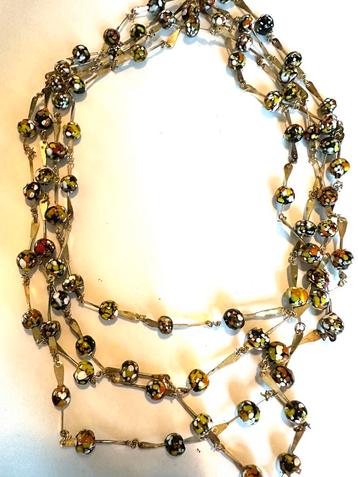 Vintage Lange ketting met Italiaanse/Afrikaanse kralen beschikbaar voor biedingen