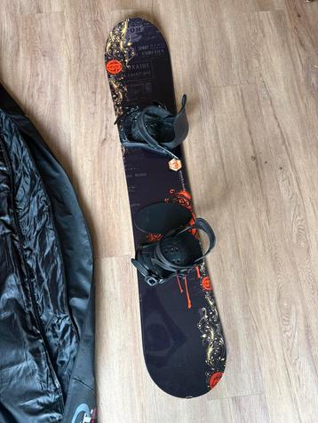Snowboard Generics Earth 156 + bindingen beschikbaar voor biedingen
