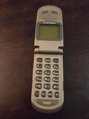 Oude Motorola GSM - Inklapmodel beschikbaar voor biedingen
