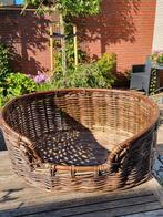 Rotan hondenmand ovaal 60 cm in goede staat., Ophalen, Gebruikt
