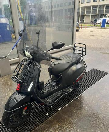 Vespa Sprint 2022 - Mat Zwart beschikbaar voor biedingen