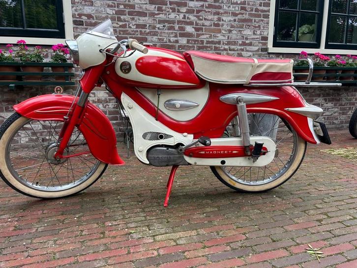 Klassieke Magneet bromfiets - Oldtimer, Fietsen en Brommers, Brommers | Oldtimers, Overige merken, Maximaal 45 km/u, Ophalen