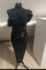 Guess bandage jurk maat 40, Kleding | Dames, Jurken, Maat 38/40 (M), Zwart, Ophalen of Verzenden, Zo goed als nieuw