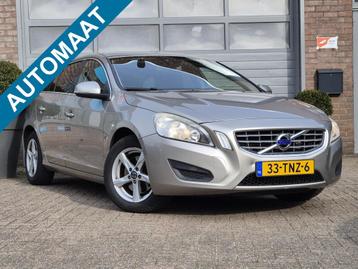 Volvo V60 1.6 T4 Momentum Automaat. Perfect onderhouden. Afn beschikbaar voor biedingen