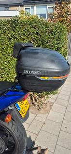 Koffer met rugsteun en bevestiging rek kom van Yamaha, Motoren, Ophalen, Zo goed als nieuw