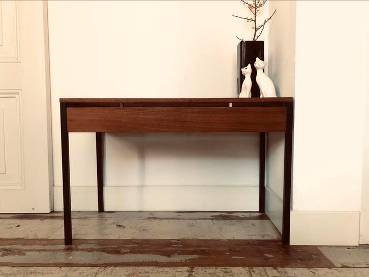 Bijzettafel teak fineer Deens design, Huis en Inrichting, Slaapkamer | Nachtkastjes, Ophalen
