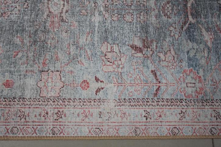 Leuk vloerkleed Perzische stijl lichtblauw en rood 160 x 230, Huis en Inrichting, Stoffering | Tapijten en Kleden, Zo goed als nieuw
