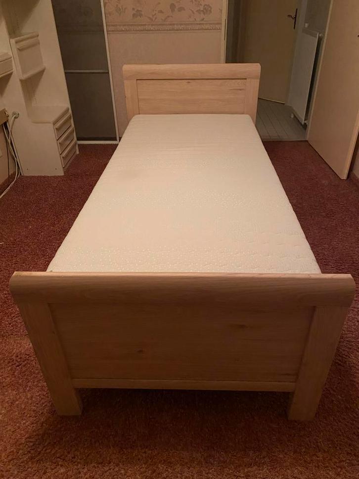 Eiken Eenpersoonsbed met Matras & Topper, Huis en Inrichting, Slaapkamer | Bedden, Zo goed als nieuw, Eenpersoons, 90 cm, 200 cm