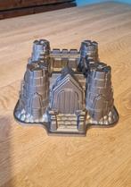 Cakevorm Nordic Ware kasteel, Hobby en Vrije tijd, Taarten en Cupcakes maken, Ophalen of Verzenden, Gebruikt, Taarten of Cupcakes