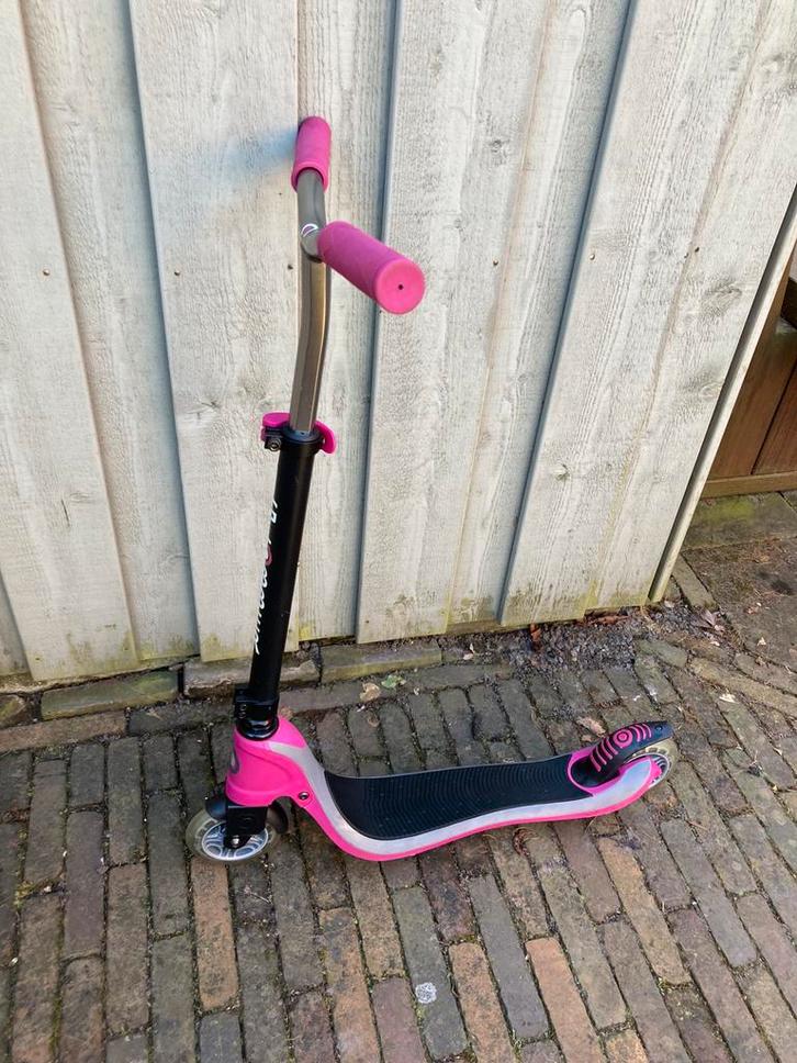 Globber vouwbaar step met lichtjes vanaf 6 jaar, Kinderen en Baby's, Speelgoed | Buiten | Voertuigen en Loopfietsen, Zo goed als nieuw