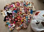 Giga barbie verzameling in doos, oude barbies vintage, Verzamelen, Ophalen of Verzenden, Zo goed als nieuw
