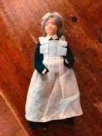 Poppenhuis miniaturen erna meyer popje nr 3 dienstbode, Verzamelen, Ophalen of Verzenden, Zo goed als nieuw, Poppenhuis