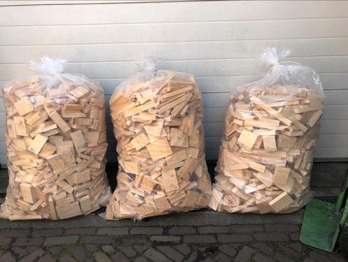 grote zakken vuren aanmaakhout 50-60 kg, Tuin en Terras, Haardhout, Blokken, Overige houtsoorten, Minder dan 3 m³, Ophalen