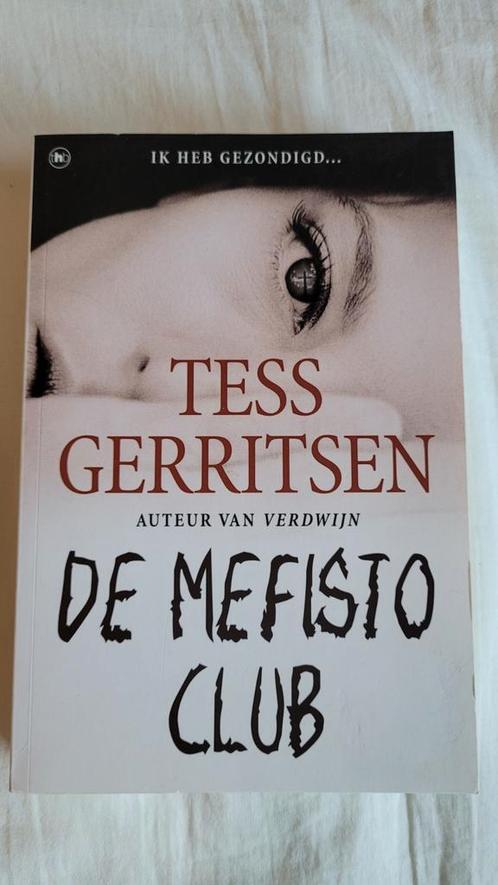 Tess Gerritsen - De Mefisto Club, Boeken, Thrillers, Zo goed als nieuw, Nederland, Ophalen of Verzenden