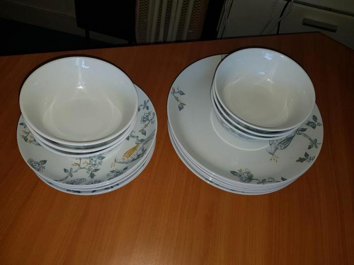 Ah vivo villeroy en boch porselein servies borden limited ed, Huis en Inrichting, Keuken | Servies, Zo goed als nieuw, Compleet servies