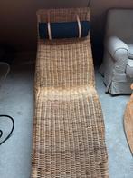 Rieten ligstoel, Tuin en Terras, Ligbedden, Ophalen of Verzenden, Rotan