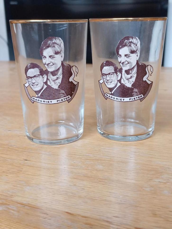 Prinses Margriet glazen verloving (1965), Verzamelen, Koninklijk Huis en Royalty, Zo goed als nieuw, Servies, Nederland, Ophalen of Verzenden