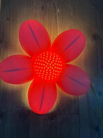 IKEA wandlamp in de vorm van een roze bloem – Kinderkamer beschikbaar voor biedingen