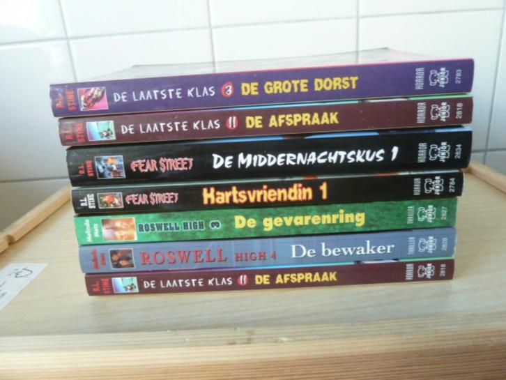 R.L. Stine & Melinda Metz - 6 enge pockets, Boeken, Kinderboeken | Jeugd | 10 tot 12 jaar, Zo goed als nieuw, Fictie, Ophalen of Verzenden