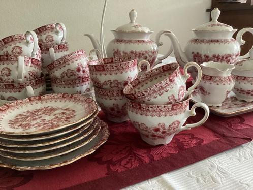 Te huur Seltmann Weiden Theresia rood servies.High Tea, €15, Antiek en Kunst, Antiek | Servies los, Ophalen