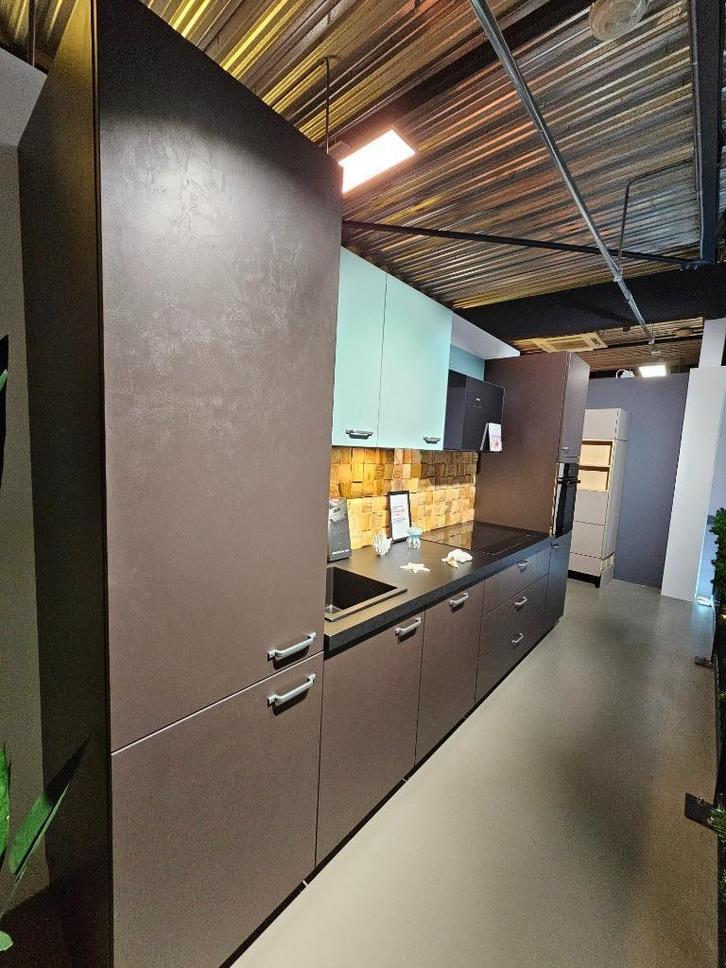 Showmodel Ballerina keuken gelakt met Miele apparatuur 3,6m, Huis en Inrichting, Keuken | Complete keukens, Zo goed als nieuw