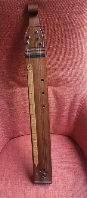 Prachtige Hommel Dulcimer 5 snaren  beschikbaar voor biedingen