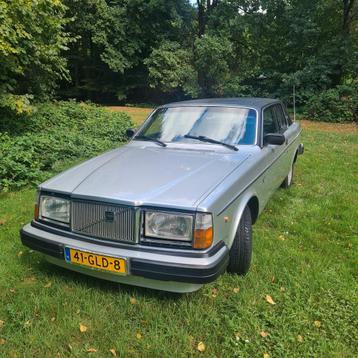 Oldtimer Volvo 262c Bertone  beschikbaar voor biedingen