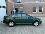 Volkswagen BORA 2.0 automaat cruise clima PDC APK 6-26 NAP, Gebruikt, Bora, 4 cilinders, 1984 cc