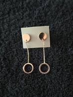 Te koop goudkleurige oorbellen, stekers., Overige materialen, Ophalen of Verzenden, Zo goed als nieuw, Knopjes of Stekers