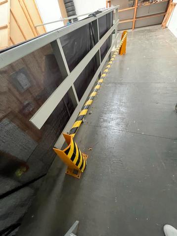 Veiligheidsbarrière met Geel-Zwarte Markering beschikbaar voor biedingen