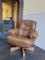 Heerlijke retro fauteuil, Huis en Inrichting, Fauteuils, Ophalen, Gebruikt, 50 tot 75 cm, Hout