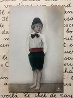 24-2-1921 kindje op blote voetjes - postzegel Wilhelmina SL, Verzamelen, Ansichtkaarten | Themakaarten, Ophalen of Verzenden, 1920 tot 1940