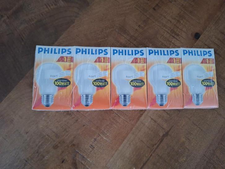 philips 100 watt gloeilamp e27 softtone , flame en mat/frost, Huis en Inrichting, Lampen | Losse lampen, Nieuw, Gloeilamp, 60 watt of meer
