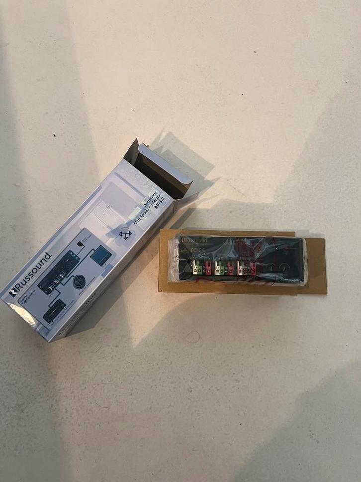 Russound AB-3.2 Automatic A/B Speaker Selector, Auto diversen, Autospeakers, Ophalen of Verzenden