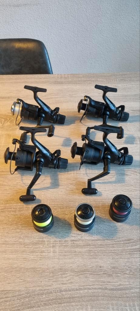 Shimano Baitrunner ST 4000 FB Molens (4 stuks), Watersport en Boten, Hengelsport | Karpervissen, Gebruikt, Molen, Ophalen of Verzenden