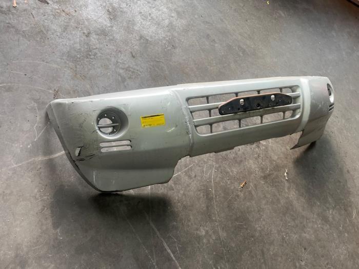 Voorbumper van een Mitsubishi Pajero, Auto-onderdelen, Carrosserie en Plaatwerk, Bumper, Mitsubishi, Gebruikt, 3 maanden garantie
