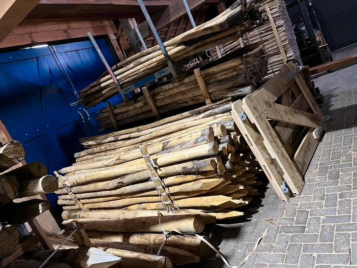 Kastanje houten palen afrastering schutting tuin terras, Tuin en Terras, Palen, Balken en Planken, Nieuw, Palen, Ophalen of Verzenden