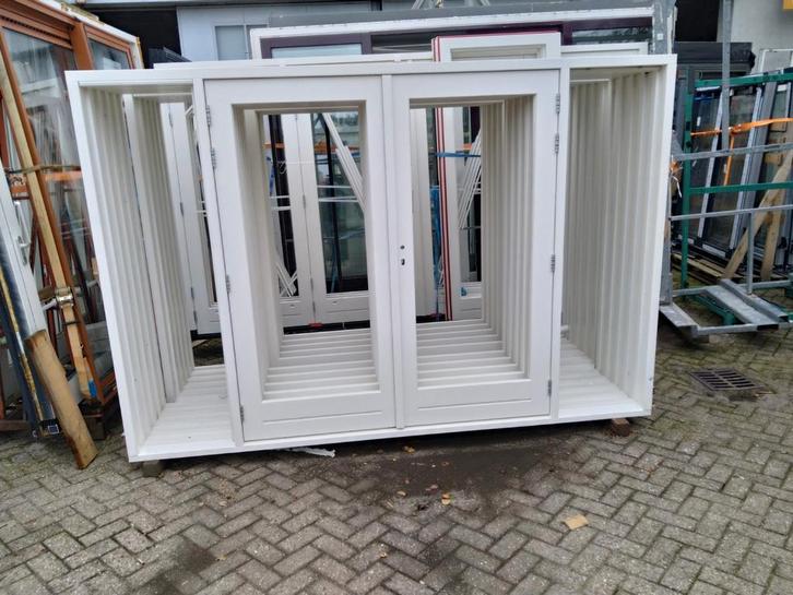 Pui met dubbele tuindeuren en zijlichten, Doe-het-zelf en Verbouw, Deuren en Horren, Nieuw, Buitendeur, 200 tot 215 cm, 120 cm of meer