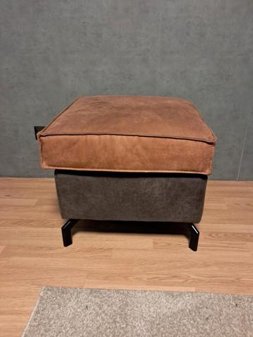 Vierkante poef / hocker 61x61 cm beschikbaar voor biedingen