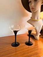 Vintage Cocktail Glazen met Zwarte Voet (2), Verzamelen, Glas en Borrelglaasjes, ., Overige typen, Ophalen of Verzenden, Zo goed als nieuw
