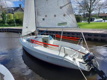 Jeanneau Sun Fast 20 met 6 pk beschikbaar voor biedingen