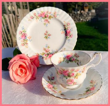 Brocante kopjes Royal Albert Moss Rose high tea servies beschikbaar voor biedingen