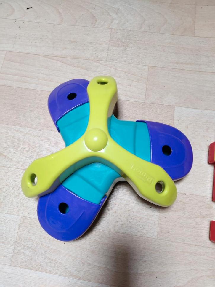 Hondenpuzzel Outward Hound – Treat Triad, Dieren en Toebehoren, Hondenspeelgoed, Zo goed als nieuw, Intelligentiespeelgoed, Verzenden