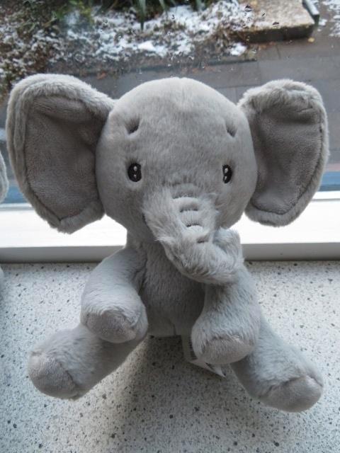 Grijs velours olifant met knisperoren merk ZD Trading, Kinderen en Baby's, Speelgoed | Knuffels en Pluche, Zo goed als nieuw, Olifant