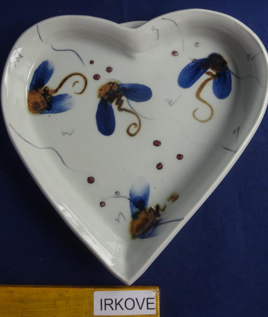 OVENSCHAAL IN HARTVORM * Ook Als Decoratie *, Verzenden, Overige stijlen, Porselein, Schaal of Schalen