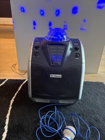 Muziekbox met partylicht voor kinderen beschikbaar voor biedingen