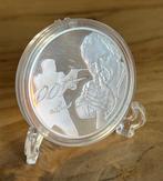 James Bond 007 verzilverde munt + standaard, Ophalen of Verzenden, Nieuw, Film, Overige typen